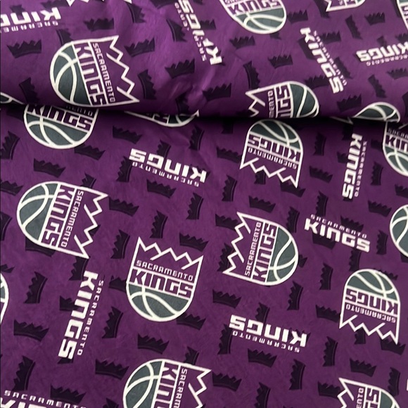 New 2- yards (sports teams) Sacramento Kings Purple Fabric - Picture 10 of 10